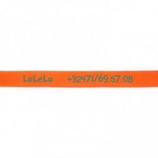 Oranje armbandje met naam/ telefoonnummer