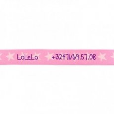 Roze armbandje met lichtroze sterren met naam/ telefoonnummer